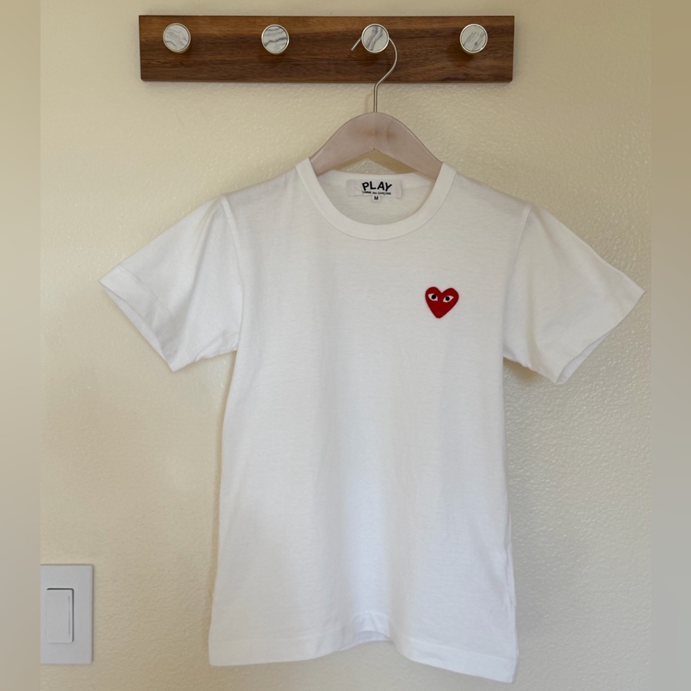 Comme des Garcons Women Tee with Red Heart on White